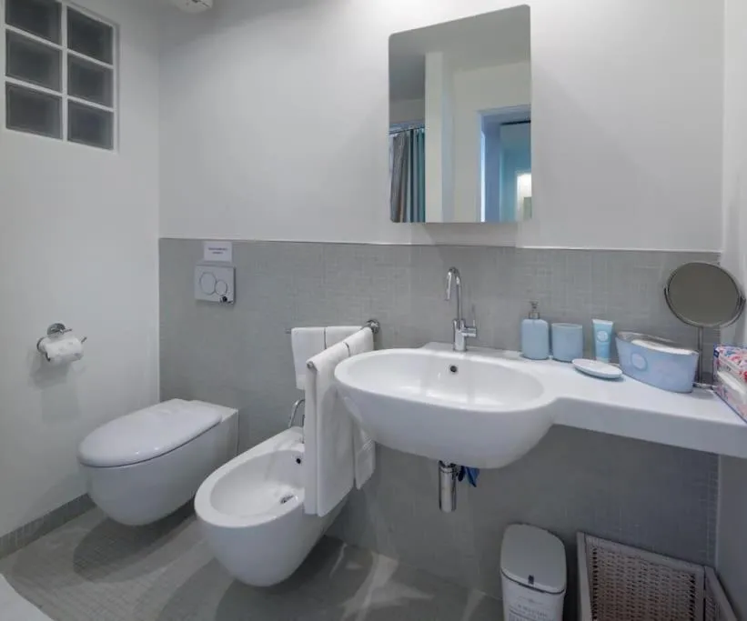 Image 2 of Modern sunny apartment in residental area