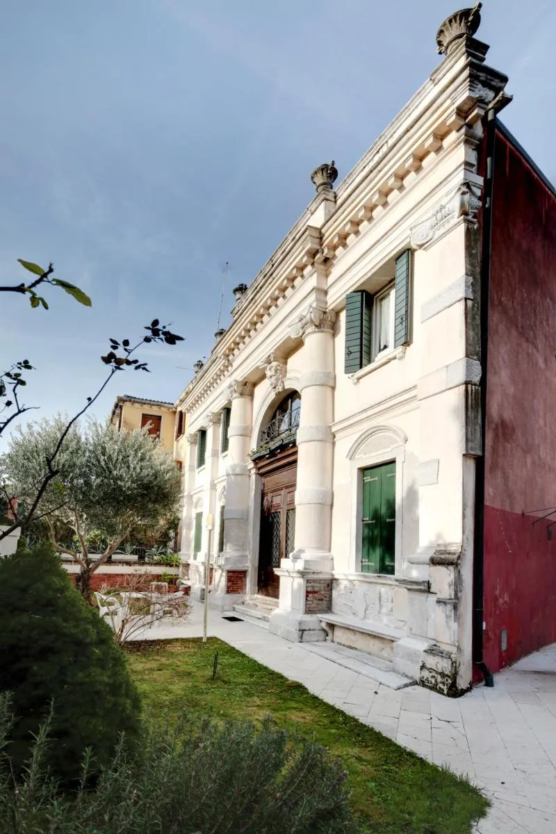 Image 5 of Nobile House