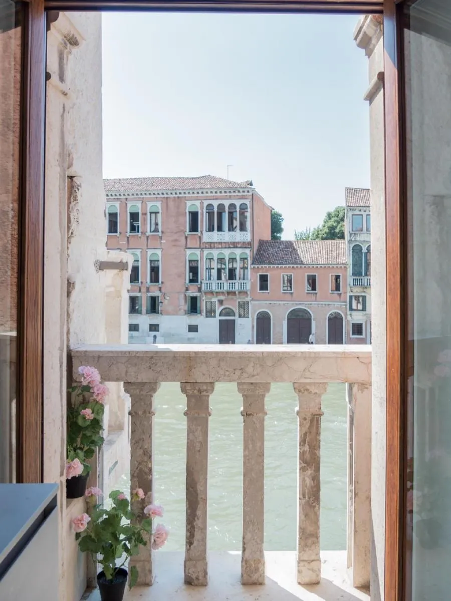 Image 3 of Palace Canal View by Wonderful Italy
