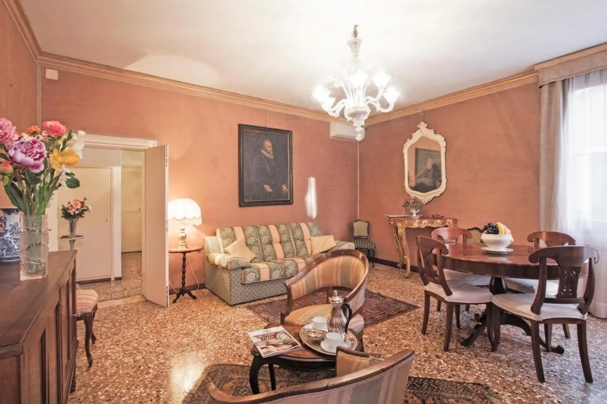 Image 2 of Palazzetto San Lio, Rialto