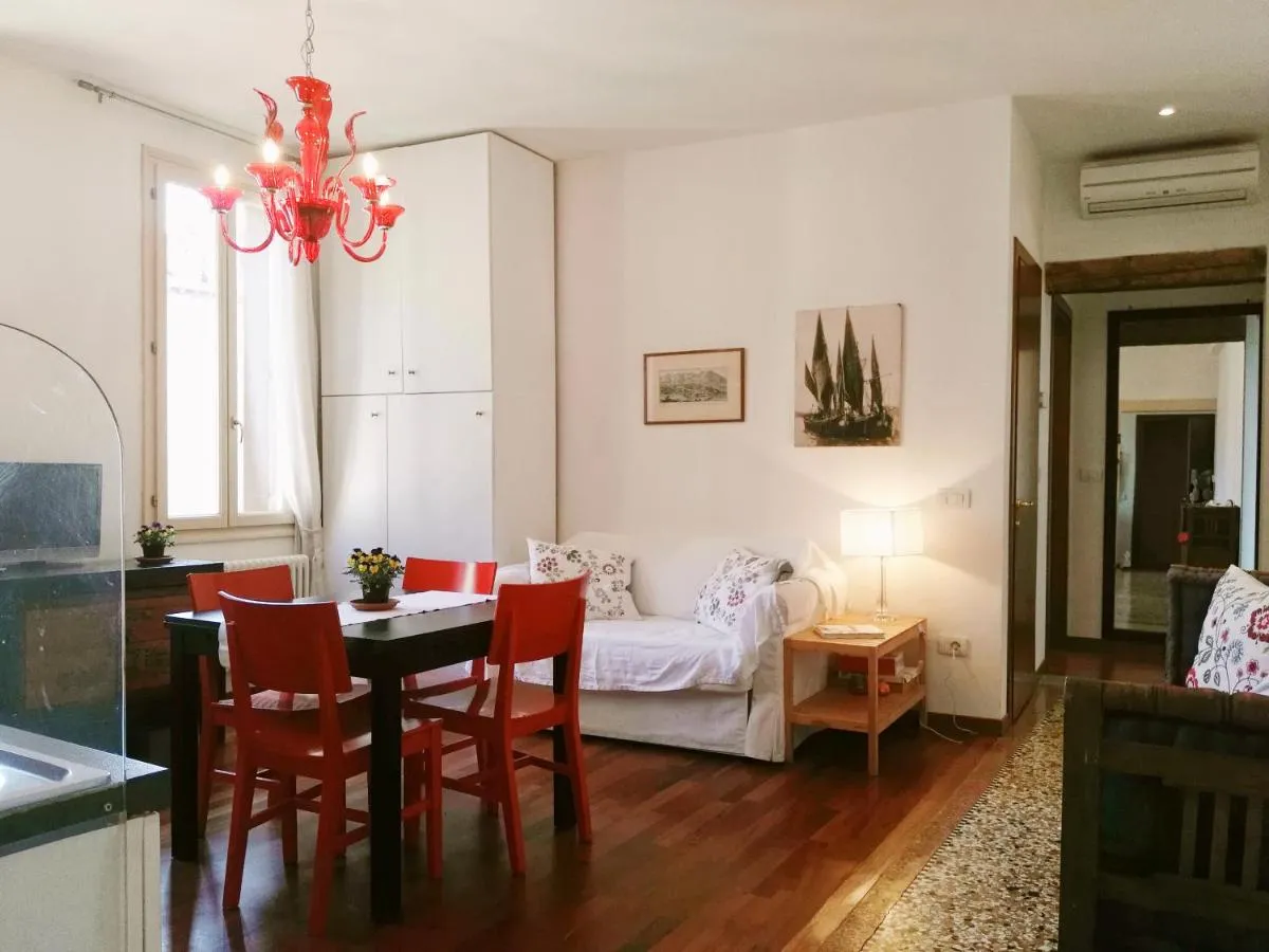 Image 2 of Ponte San Lorenzo apartment