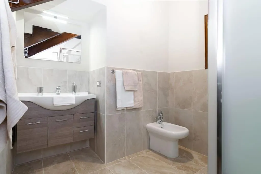 Image 2 of Residence Alma – Rialto Bridge