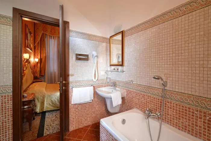 Image 2 of Residenza Hotel San Maurizio