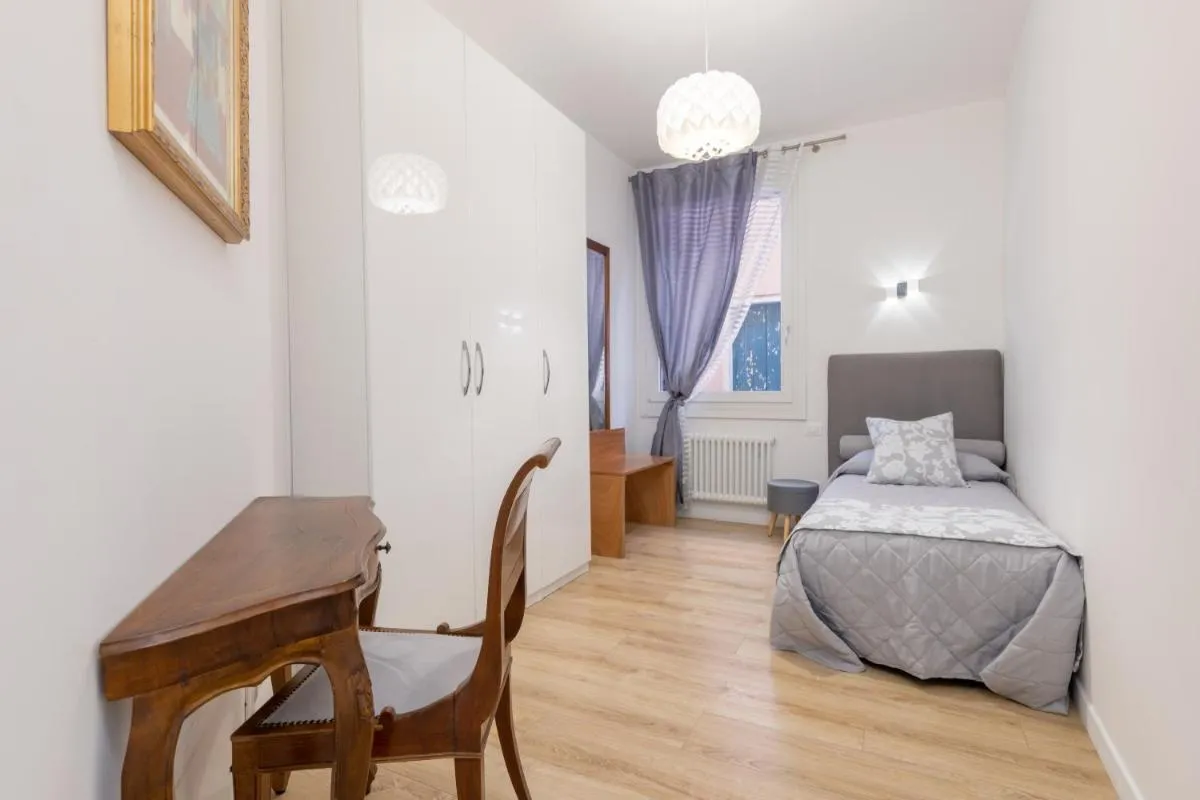 Image 1 of Rialto Bridge Luxury apartment