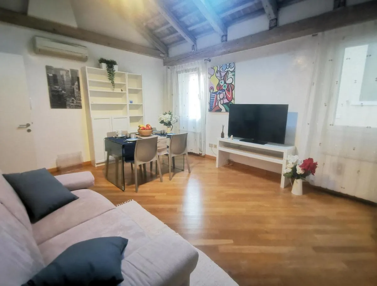 Image 2 of Romantic Sky Apartment
