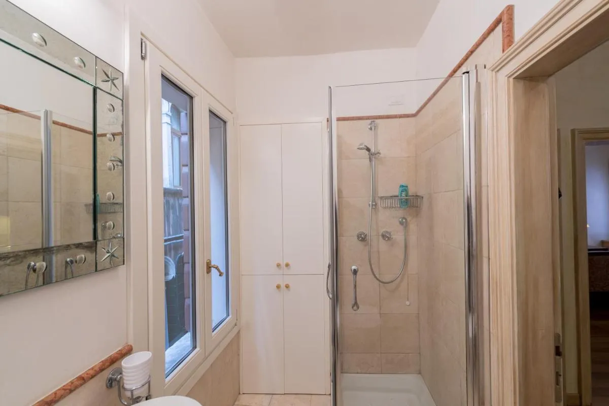 Image 2 of Romantic Suite San Marco