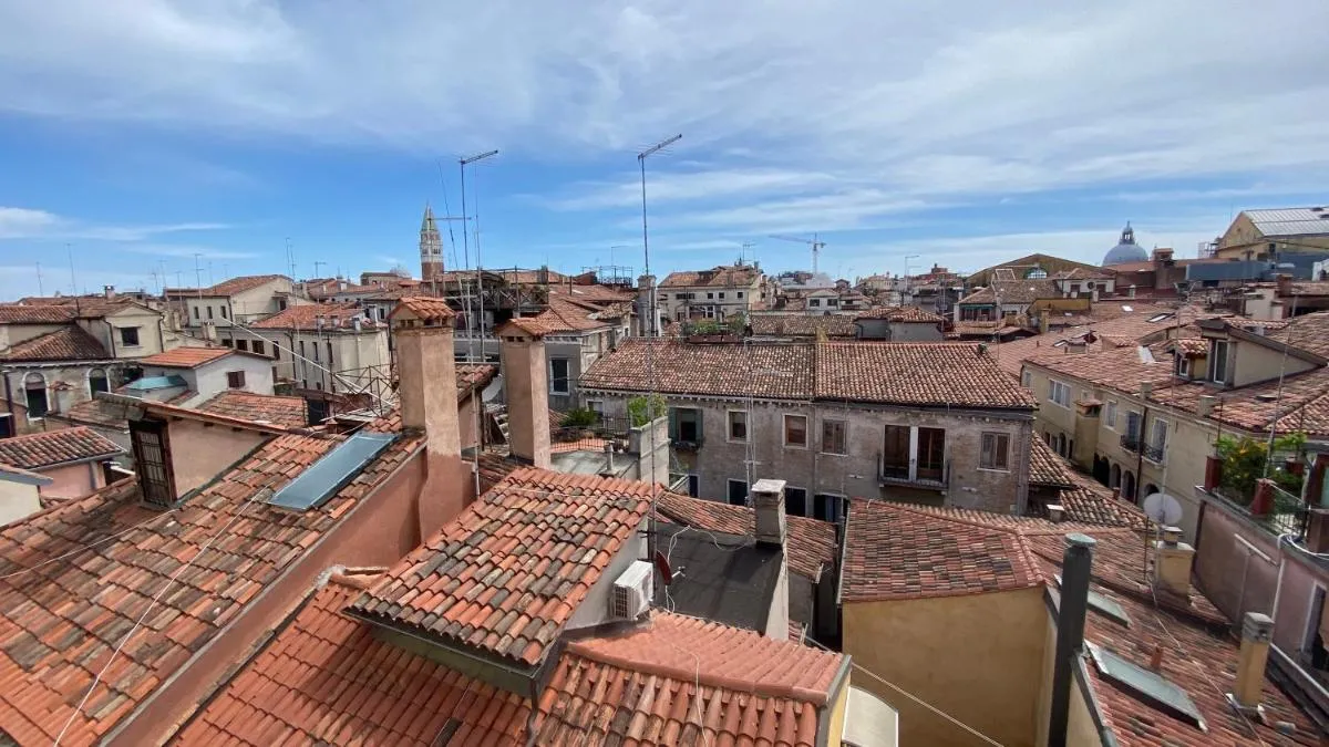 Image 5 of Rooftop 3999
