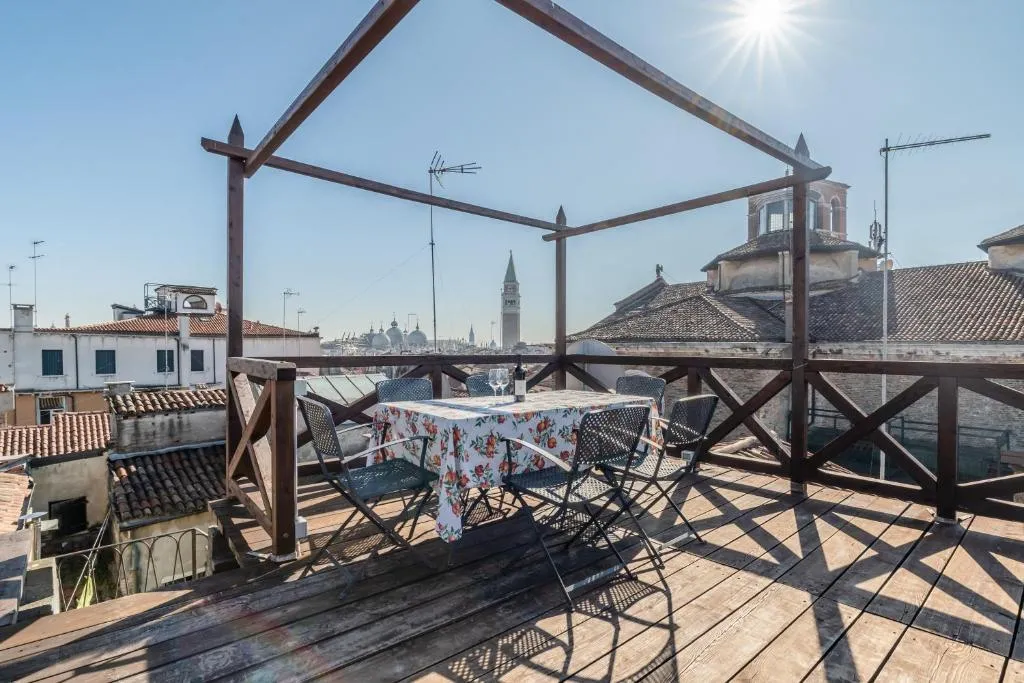 Image of San Marco vista sui tetti veneziani Apartment