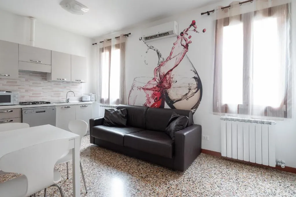 Image of San Polo Canal View Apartments by Wonderful Italy