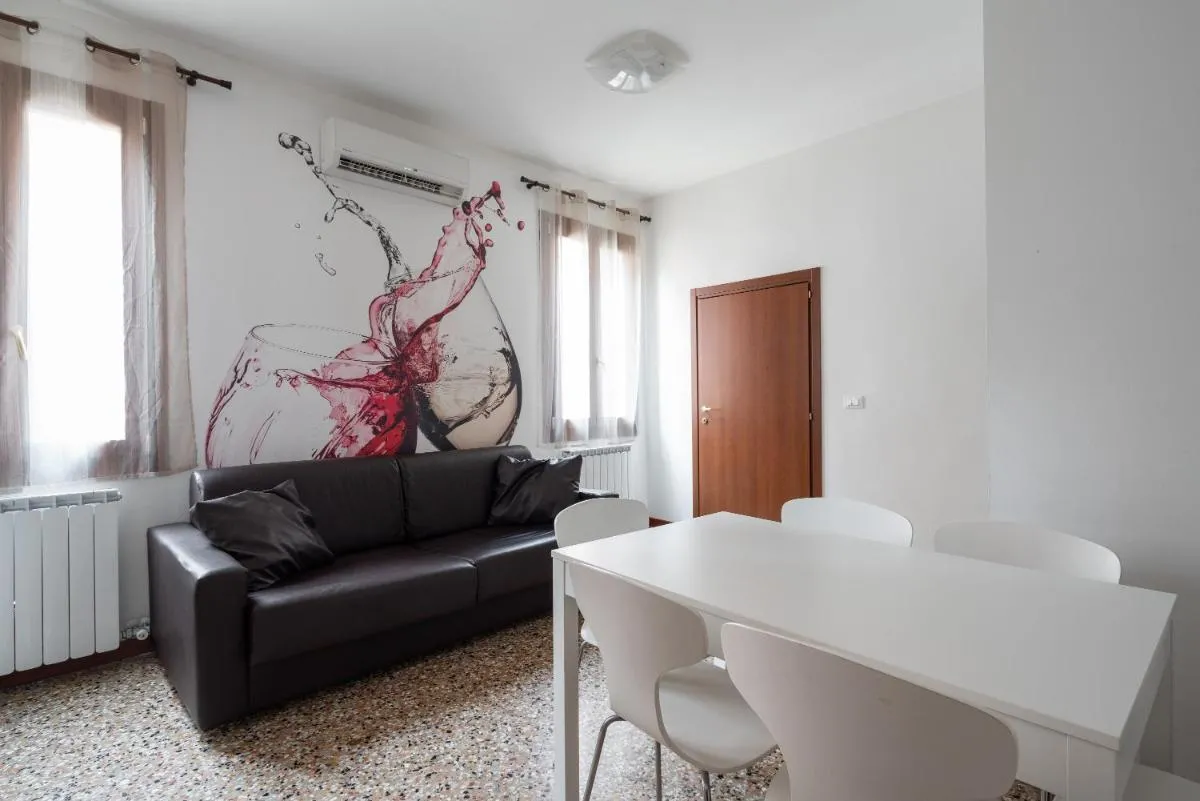Image 1 of San Polo Canal View Apartments by Wonderful Italy