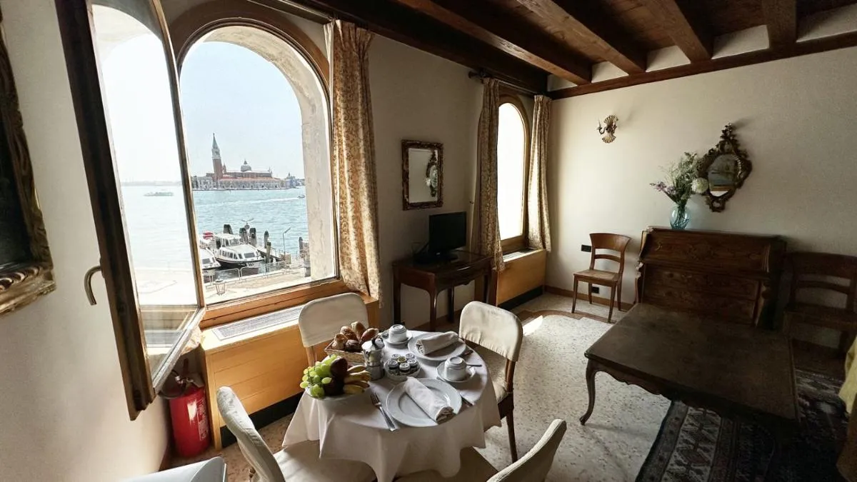 Image 3 of San Simeon Apartments