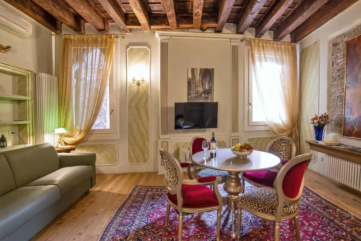 Image 4 of Sant’Angelo – Fenice Apartments in Venice