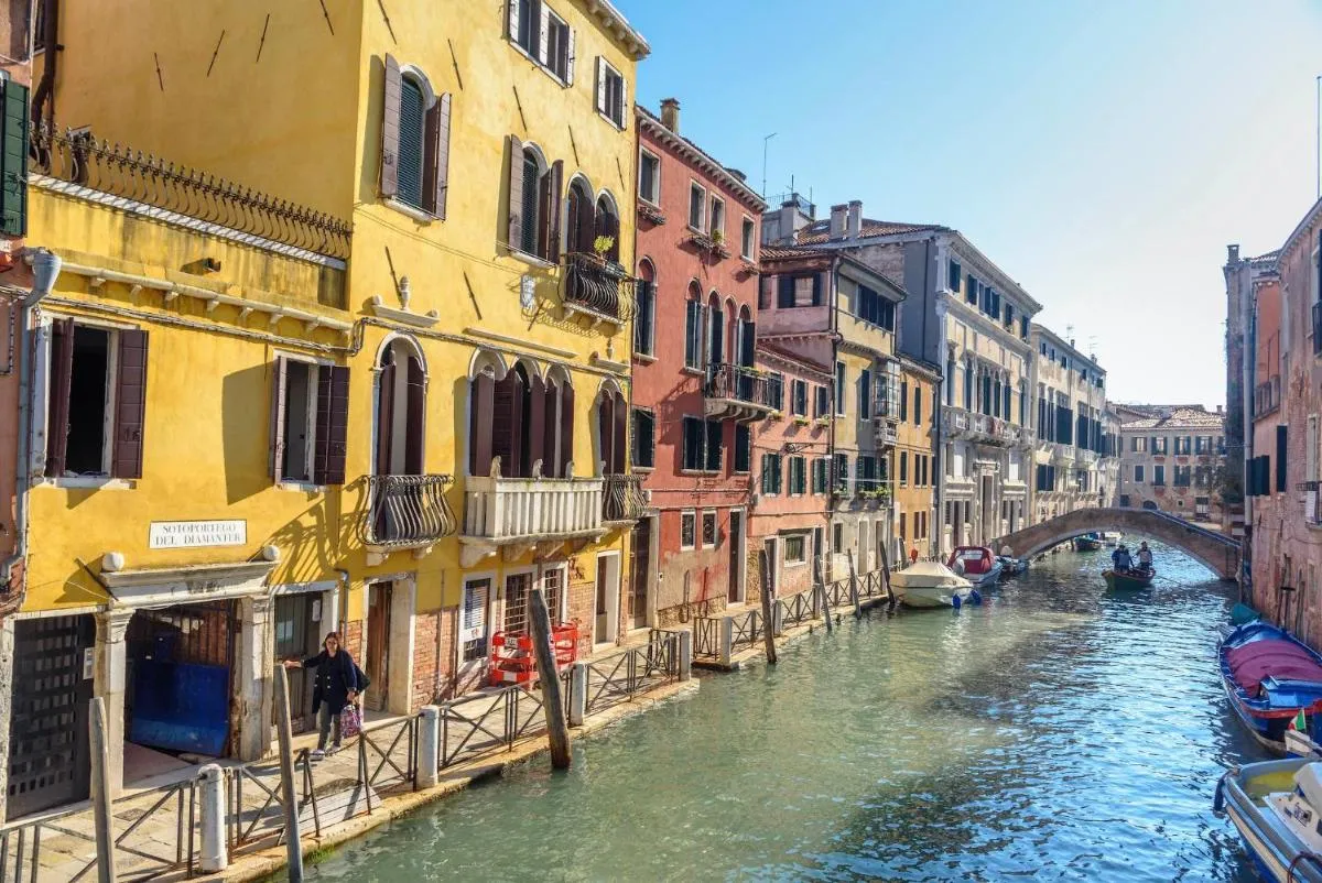 Image 5 of Scaleter – a fine luxury apartment in Palazzo with canal view