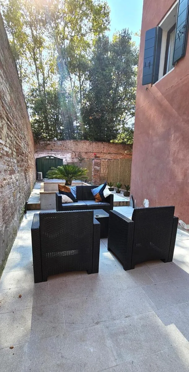 Image 3 of Small Villa with private Garden