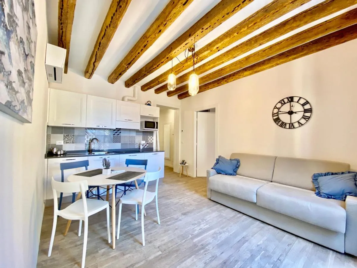 Image 4 of Suite House new apartments wi fi Venice island
