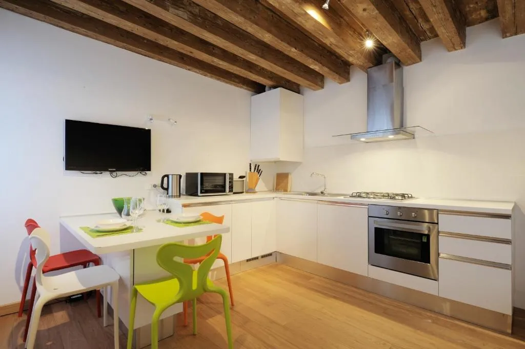 Image of The Lion’s House APT1