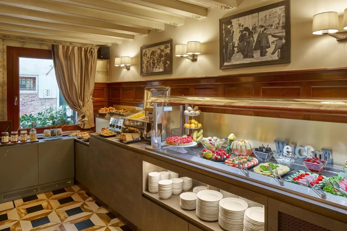 Image 3 of UNAHOTELS Ala Venezia-Adults 16