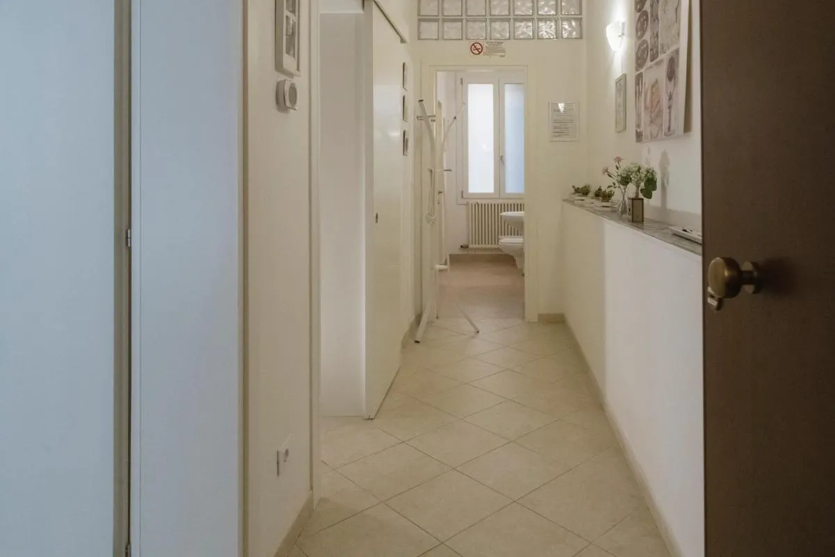 Image 2 of Venezia Biennale Bianco & Rosso