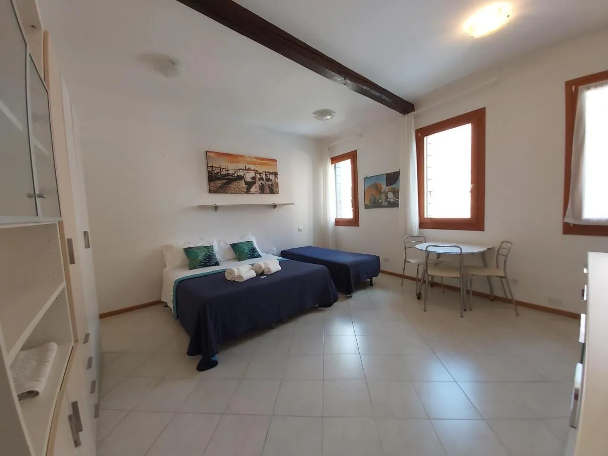 Image 3 of Veneziacentopercento Corderie Apartment