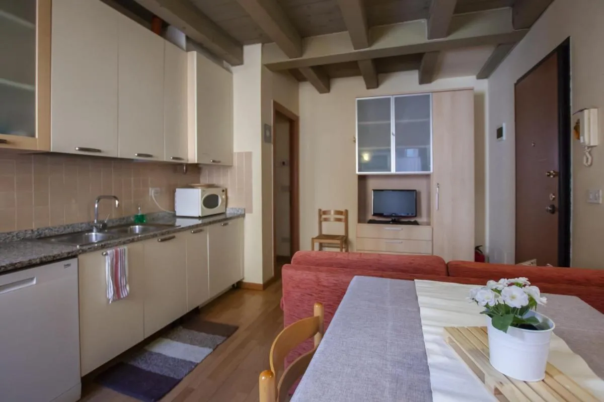 Image 2 of Venice Apartment