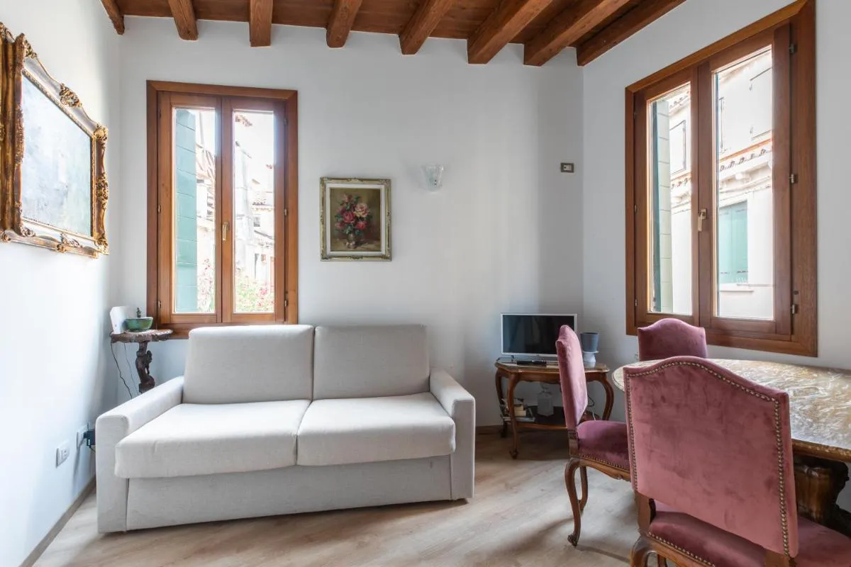 Image 6 of Venice Love Suite