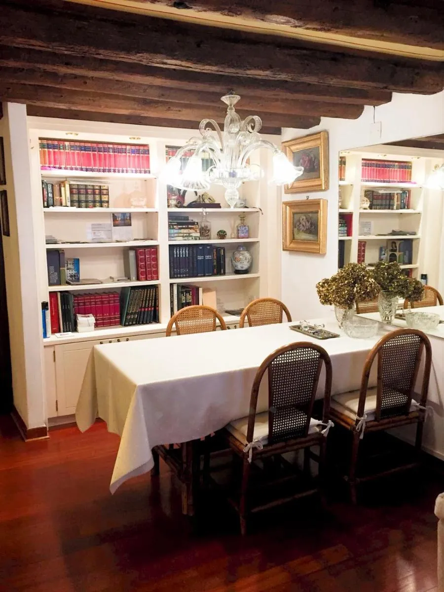 Image 4 of Venice Luca’s house