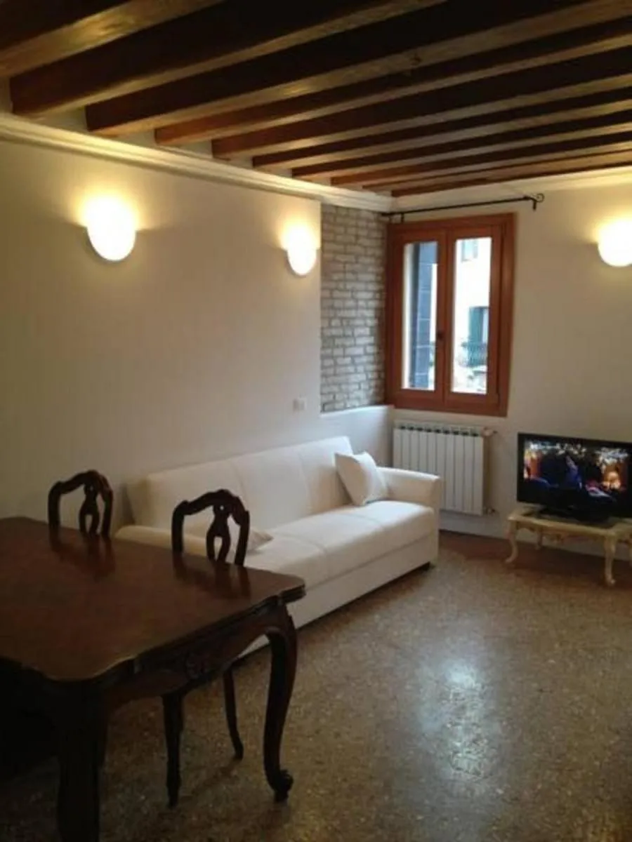 Image 4 of Venice Romantic Home