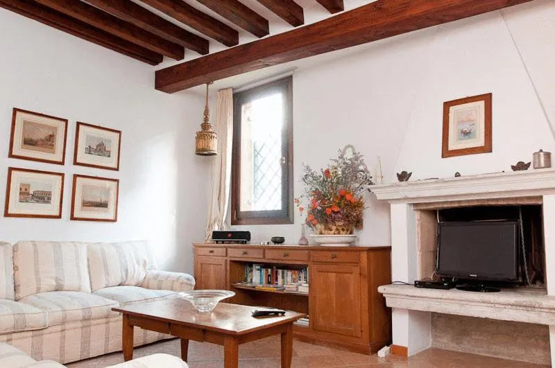 Image 4 of Venice Salute Apartments