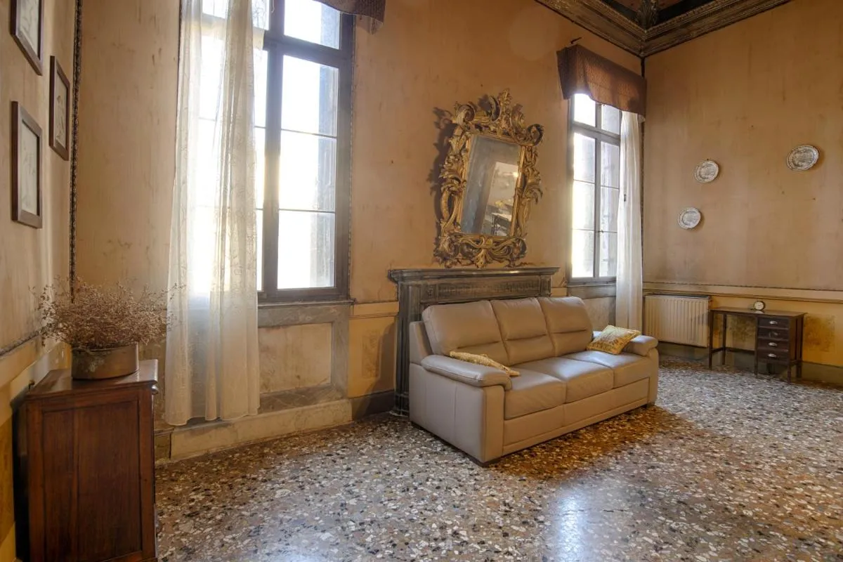 Image 6 of Vintage Venice Apartment