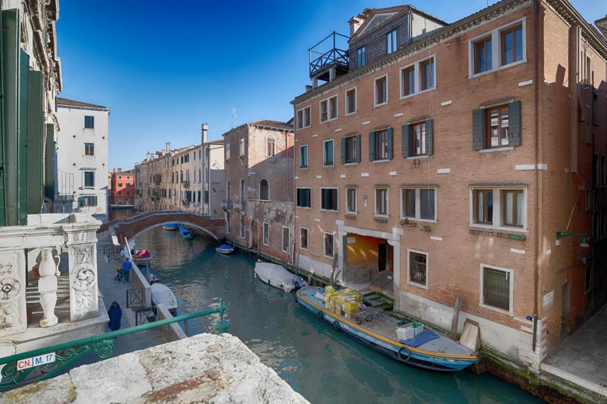 Image 5 of Vintage Venice Apartment