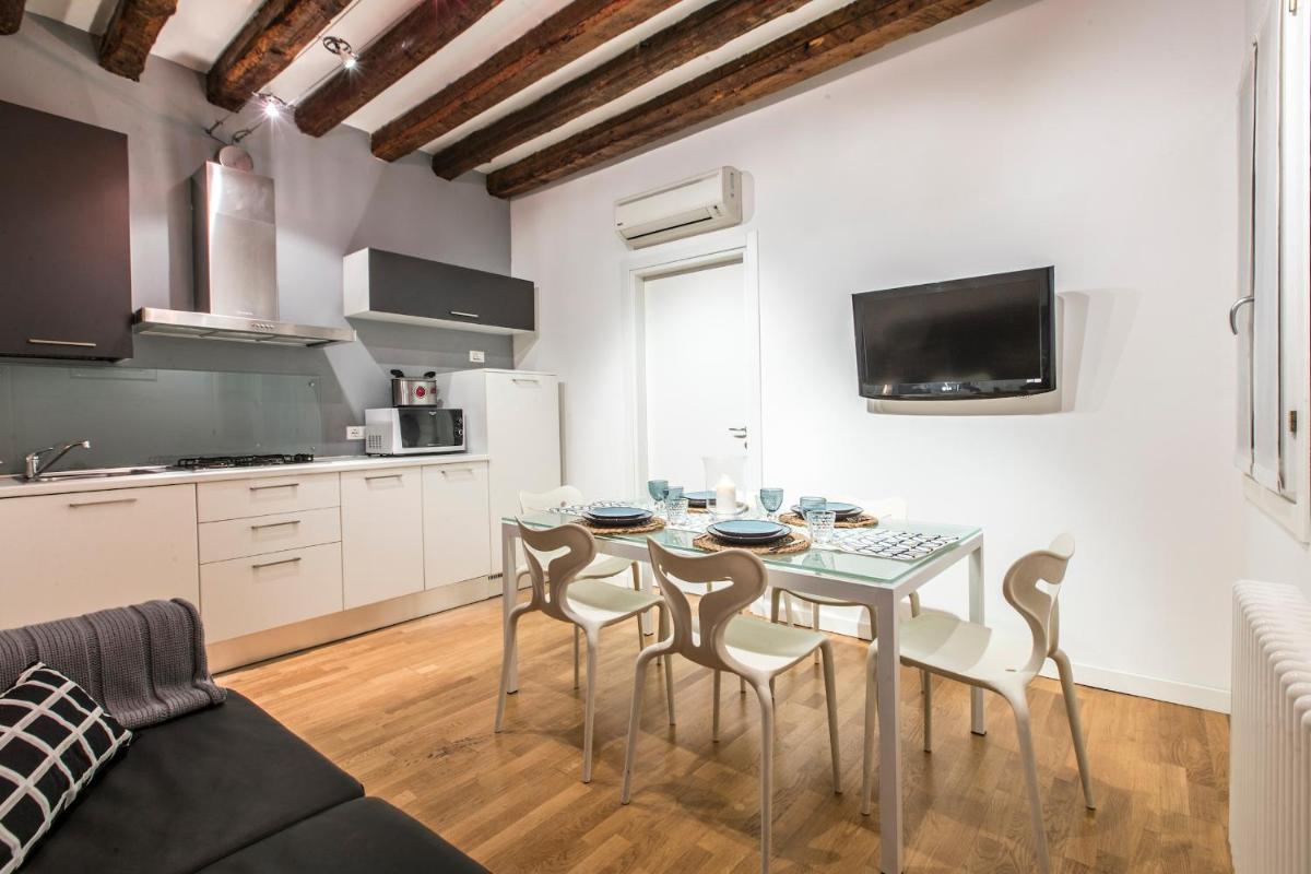 Image 3 of Arsenale Design Apartment R&R