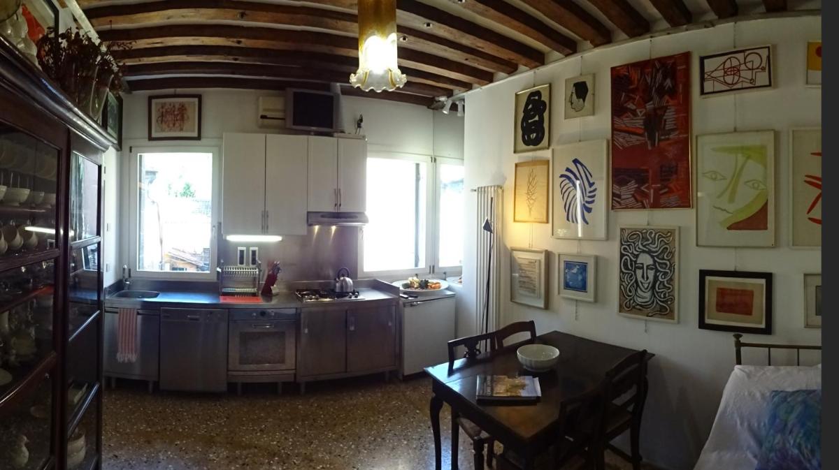Image 2 of Artist House