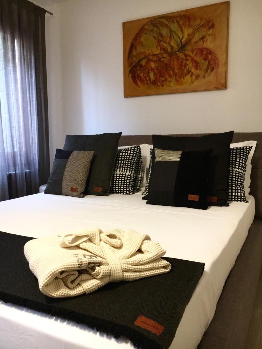 Image 2 of B&B Fortuny