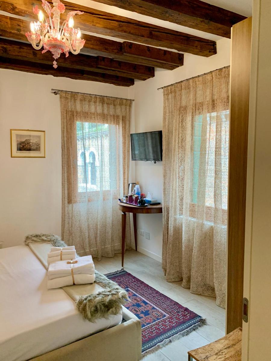 Image 6 of B&B Fortuny