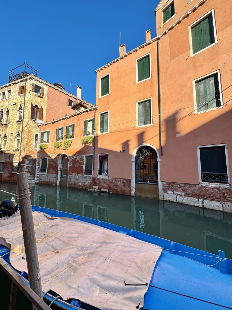 Image 6 of Ca Penini – canal view