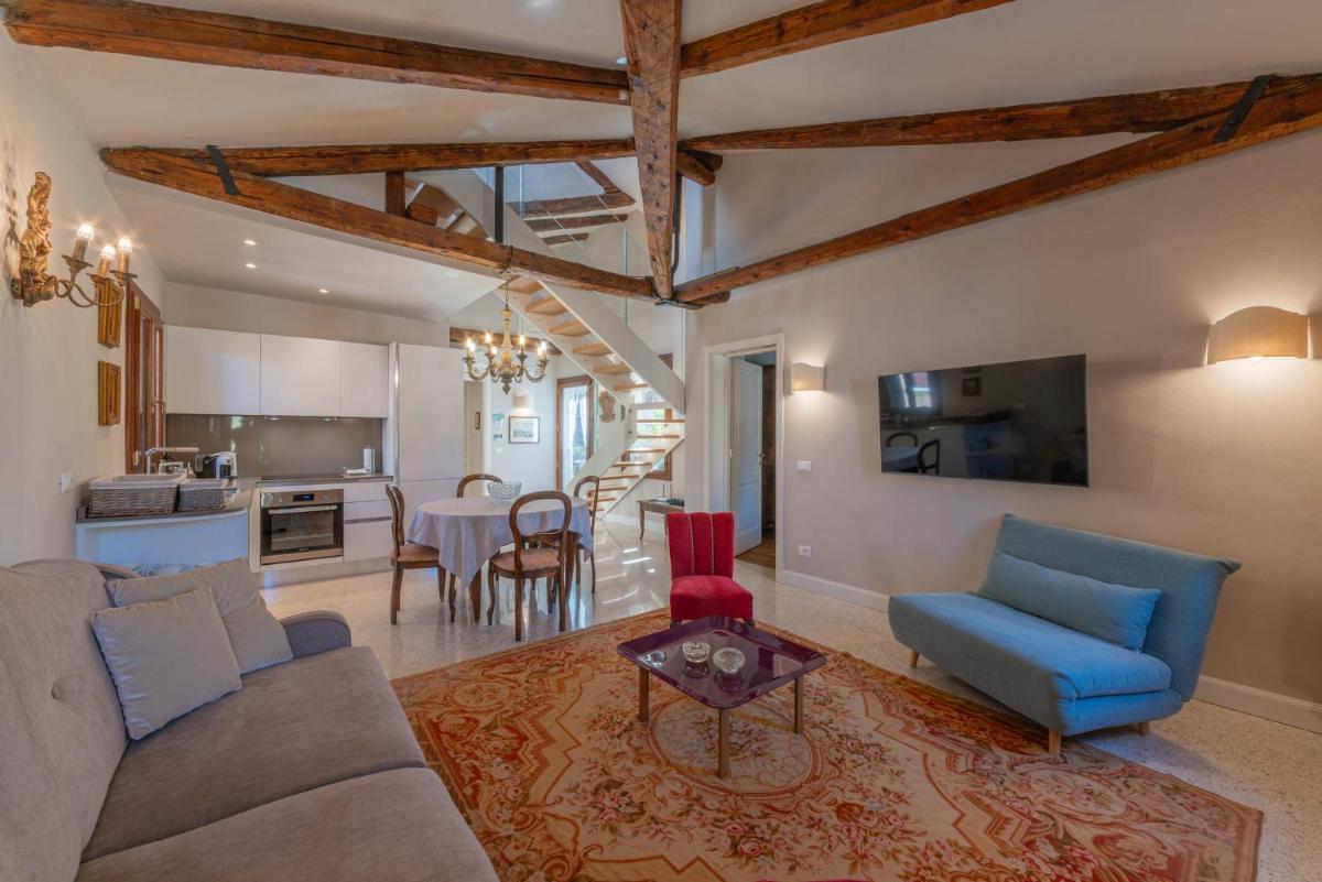 Image 5 of Casa Virginia direct at the canal Cannaregio with own roof terrace