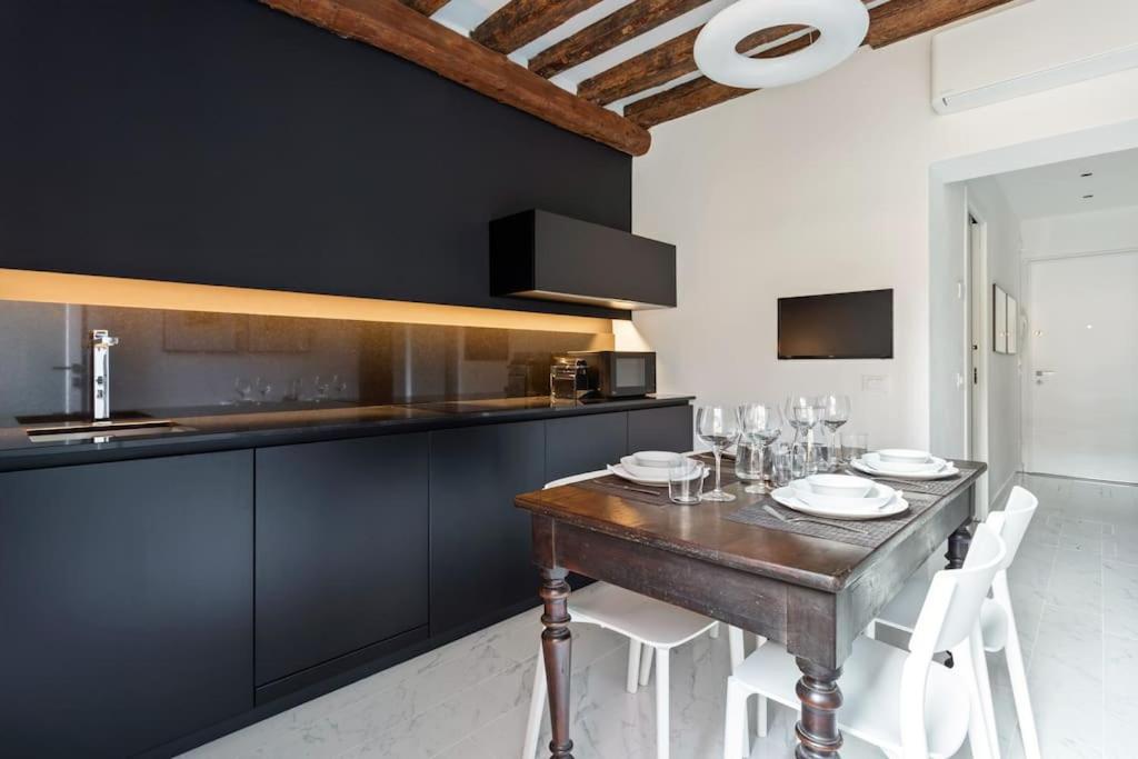 Image 3 of Dimora San Lorenzo Luxury Apartment
