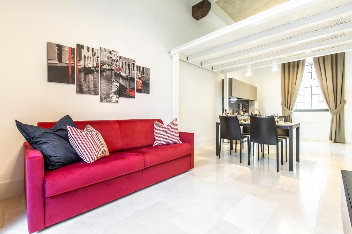 Image 3 of Elegant Fornasa Vecia, canal view with a beautiful garden R&R