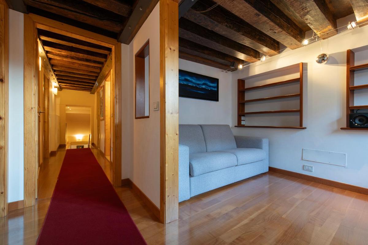 Image 5 of Fortuny3967 Suites & Wine