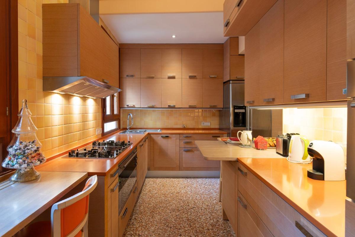 Image 3 of Fortuny3967 Suites & Wine