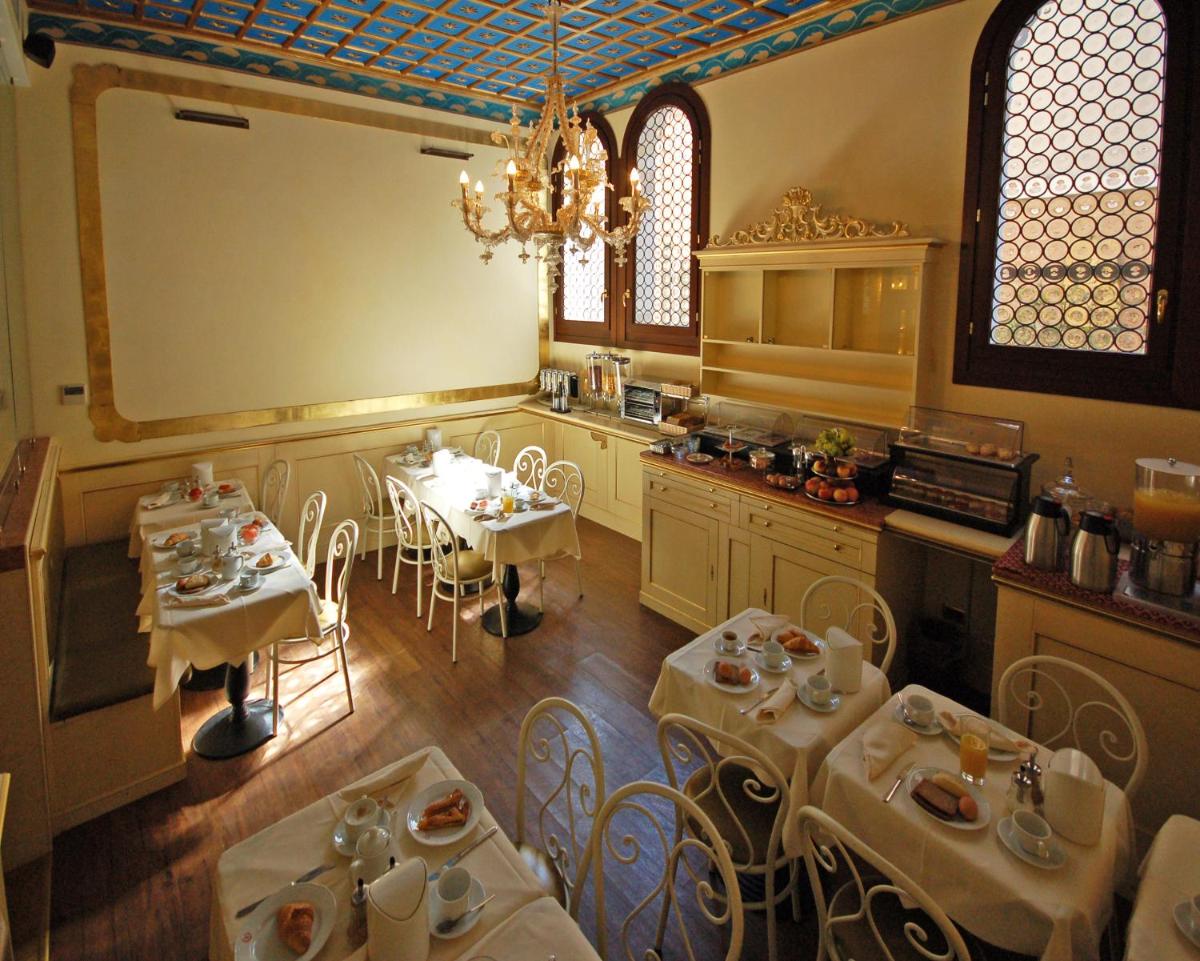Image 2 of Hotel Torino