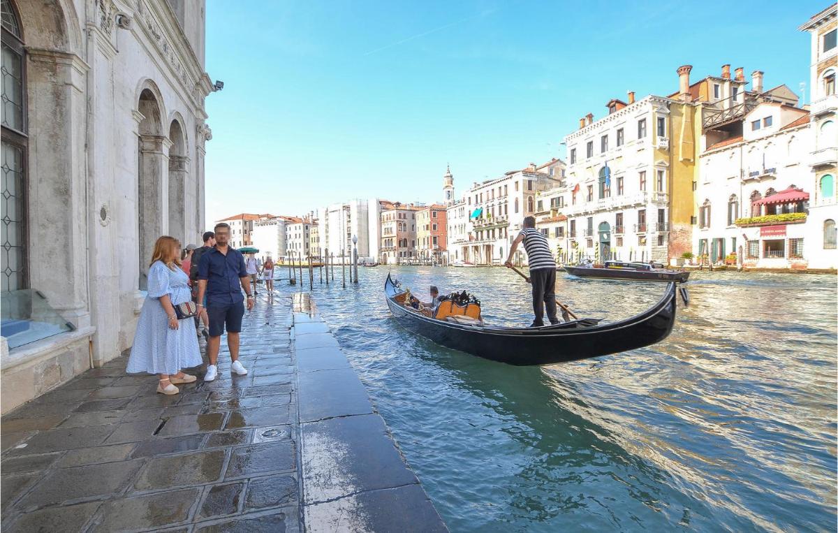 Image 3 of Lovely Apartment In Venezia With Wifi