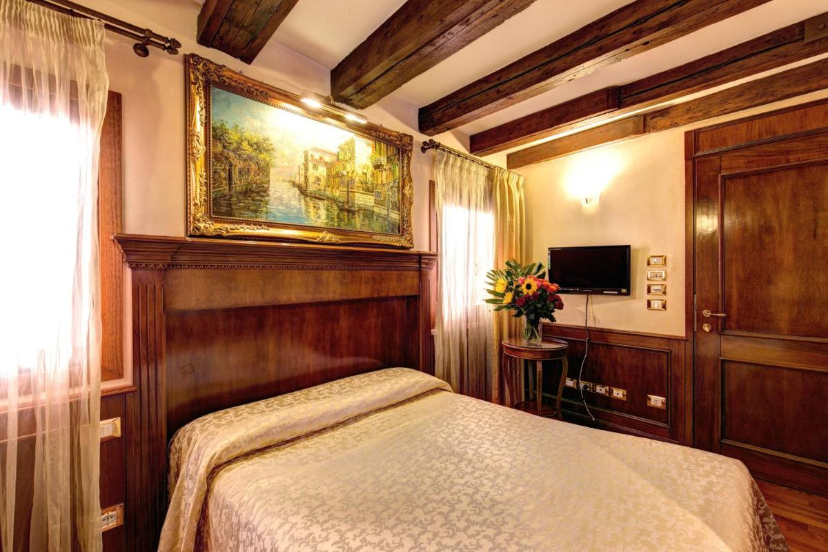 Image 3 of Palazzo La Scala