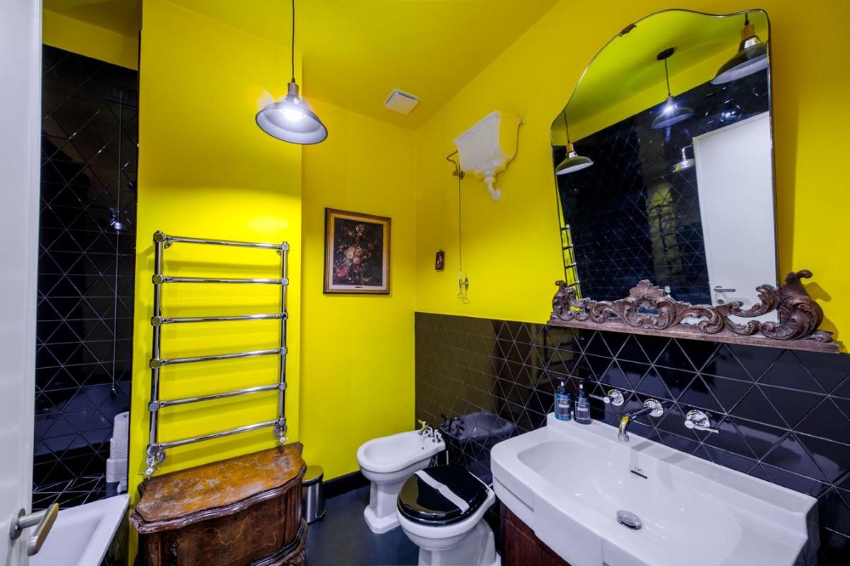 Image 2 of Principe di Piemonte apartment 10m Venice 6 guests