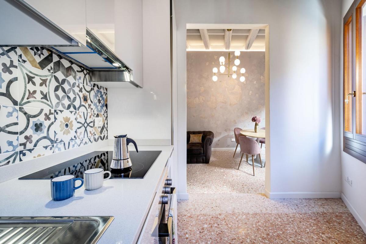 Image 1 of Querini Suite-Balcony on canal, close to San Marco
