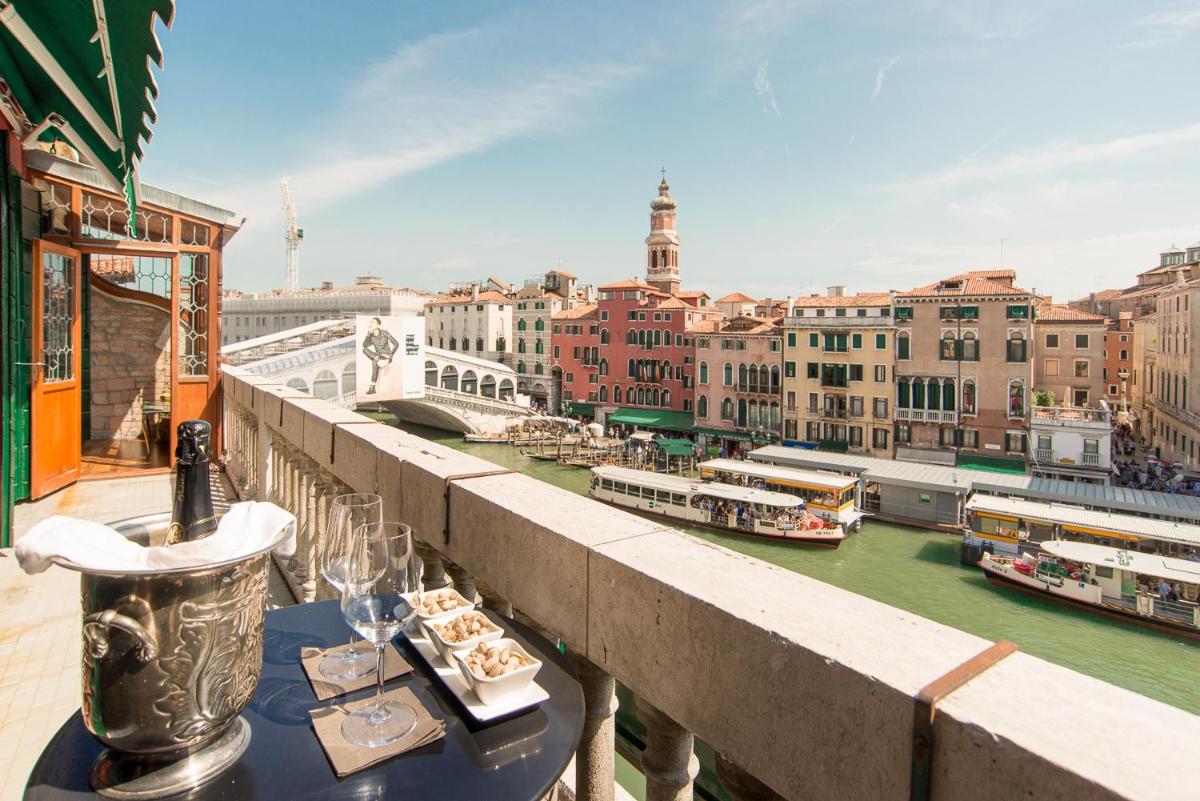 Image 5 of Rialto Terrace on the Grand Canal