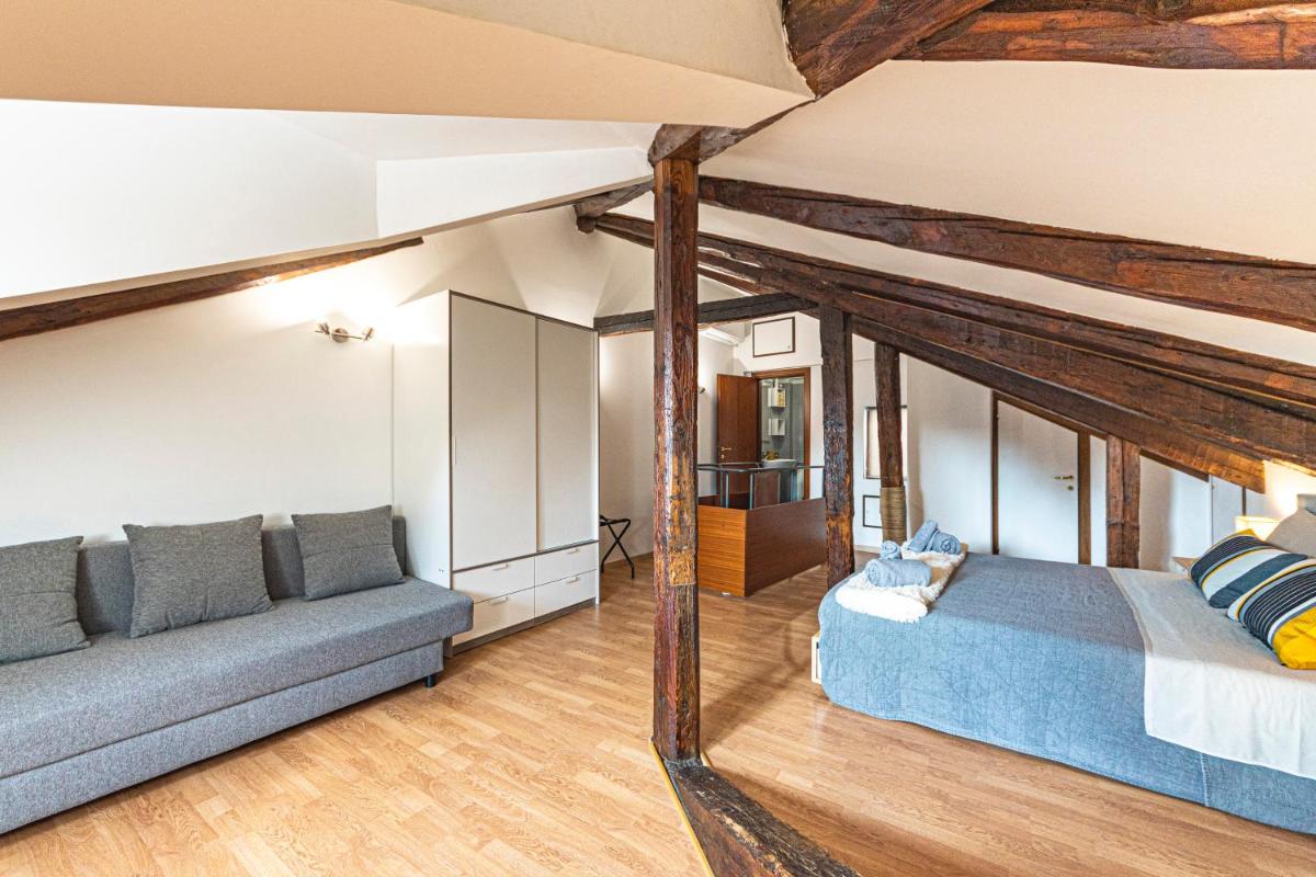 Image 6 of Rialto apartment with Canal Grande view