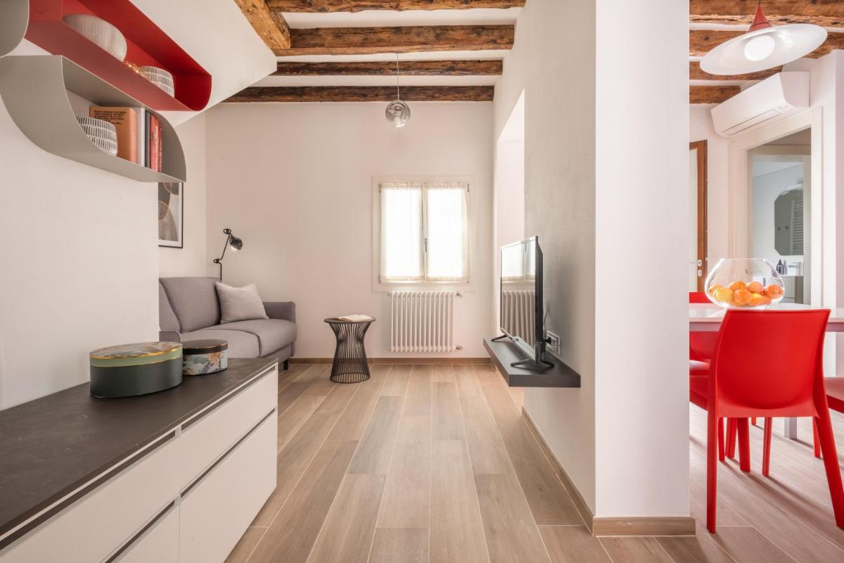 Image 3 of San Giacomo dall’Orio Garden Apartment R&R