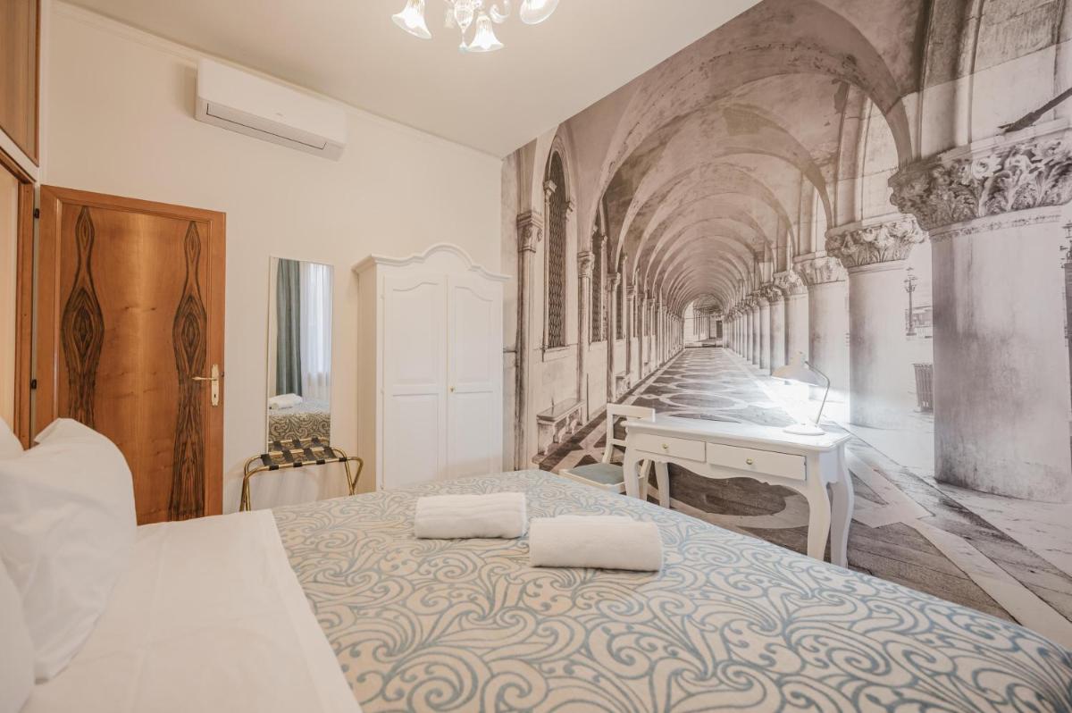 Image 1 of Santo Stefano Palace