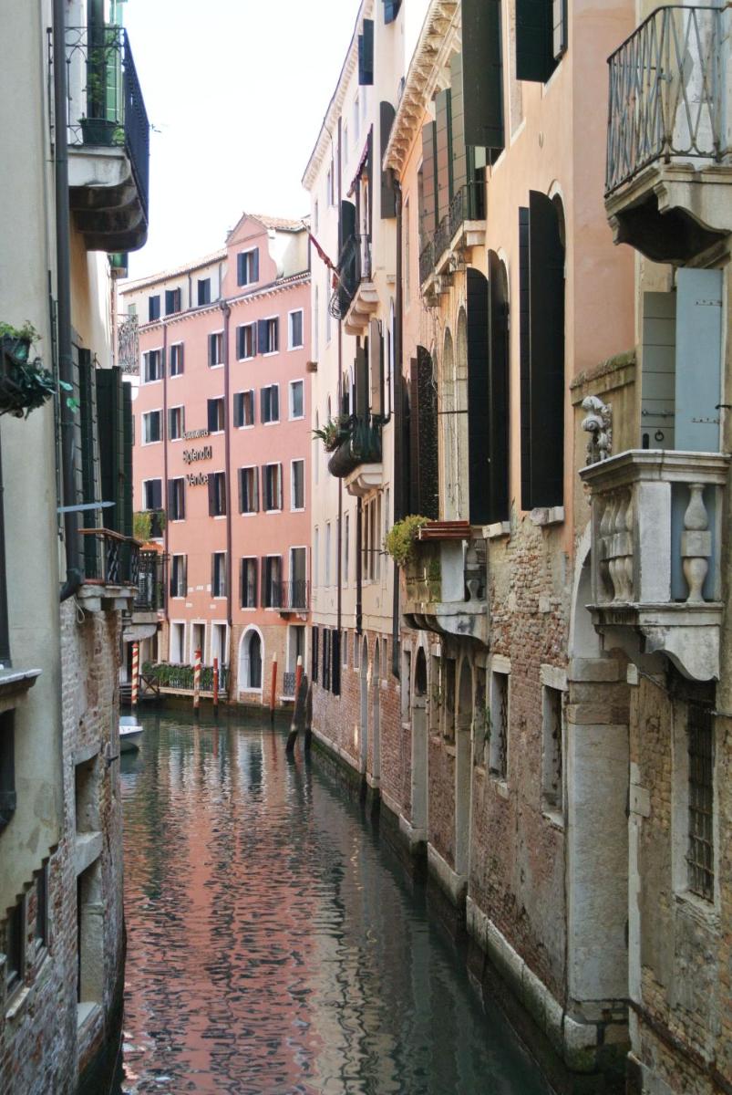 Image 6 of Uma Apartments